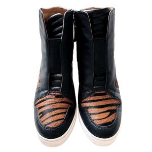 LINEA PAOLO black & tiger striped wedge booties with sneaker soles size 7